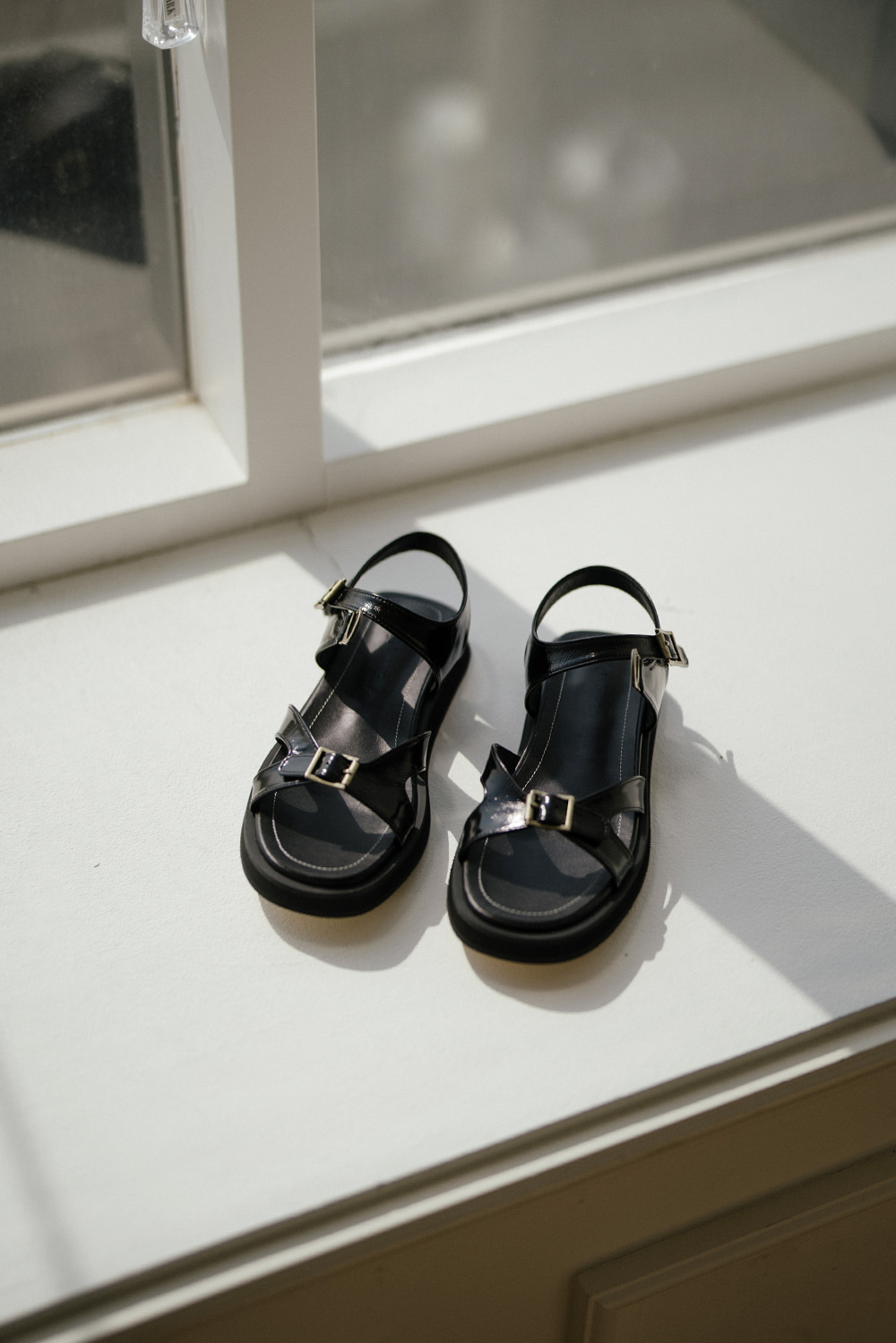 14900_Buckle Sandal in Leather