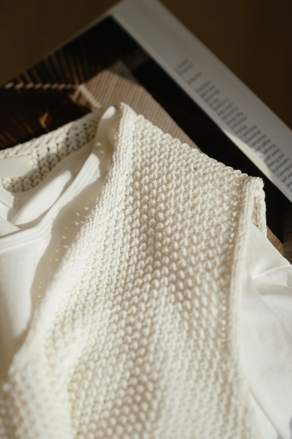 14835_Sleeveless hand knit vest