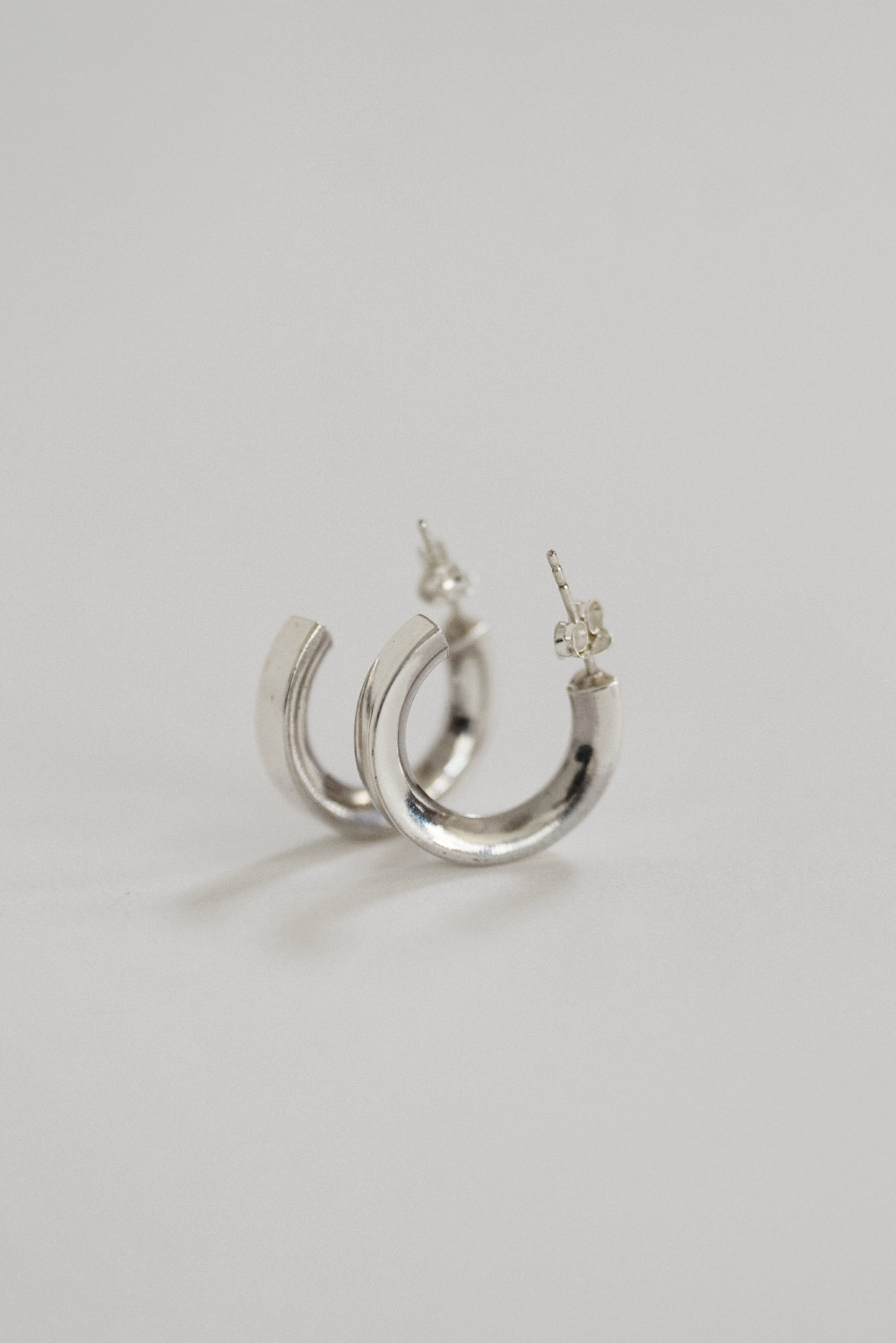16202_Silver Hoop Earrings